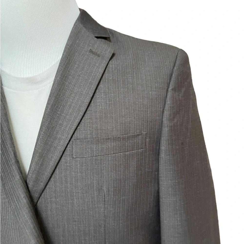 Banana‎ Republic Two Button Pin Stripe Blazer Sport Jacket Size: 42R